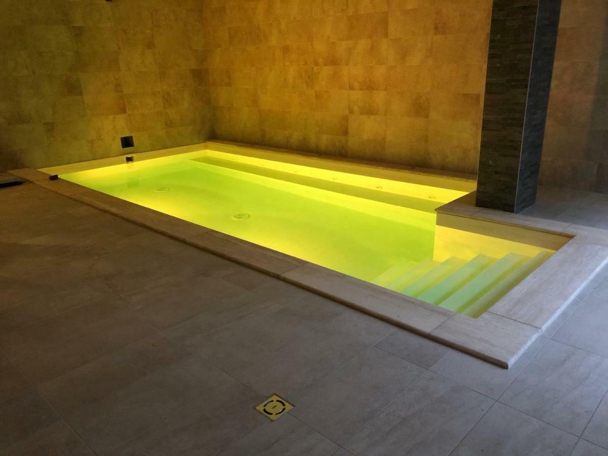 Nice Wellness Apartman Siofok Ngoại thất bức ảnh